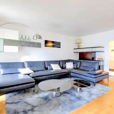 Апартаменты Luxury Terrace Trocadero Eiffel Tower Climatise *